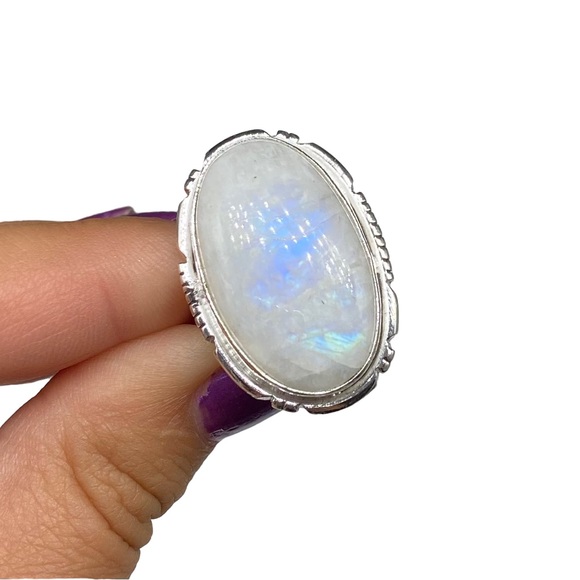 Rainbow Moonstone Gemstone Ring. - Picture 5 of 8